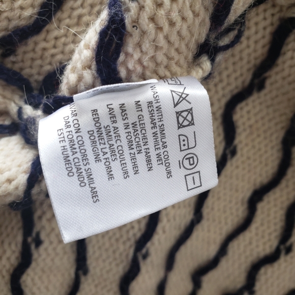 Winter Jaquard Red Blue and Cream Sweater - Picture 12 of 12